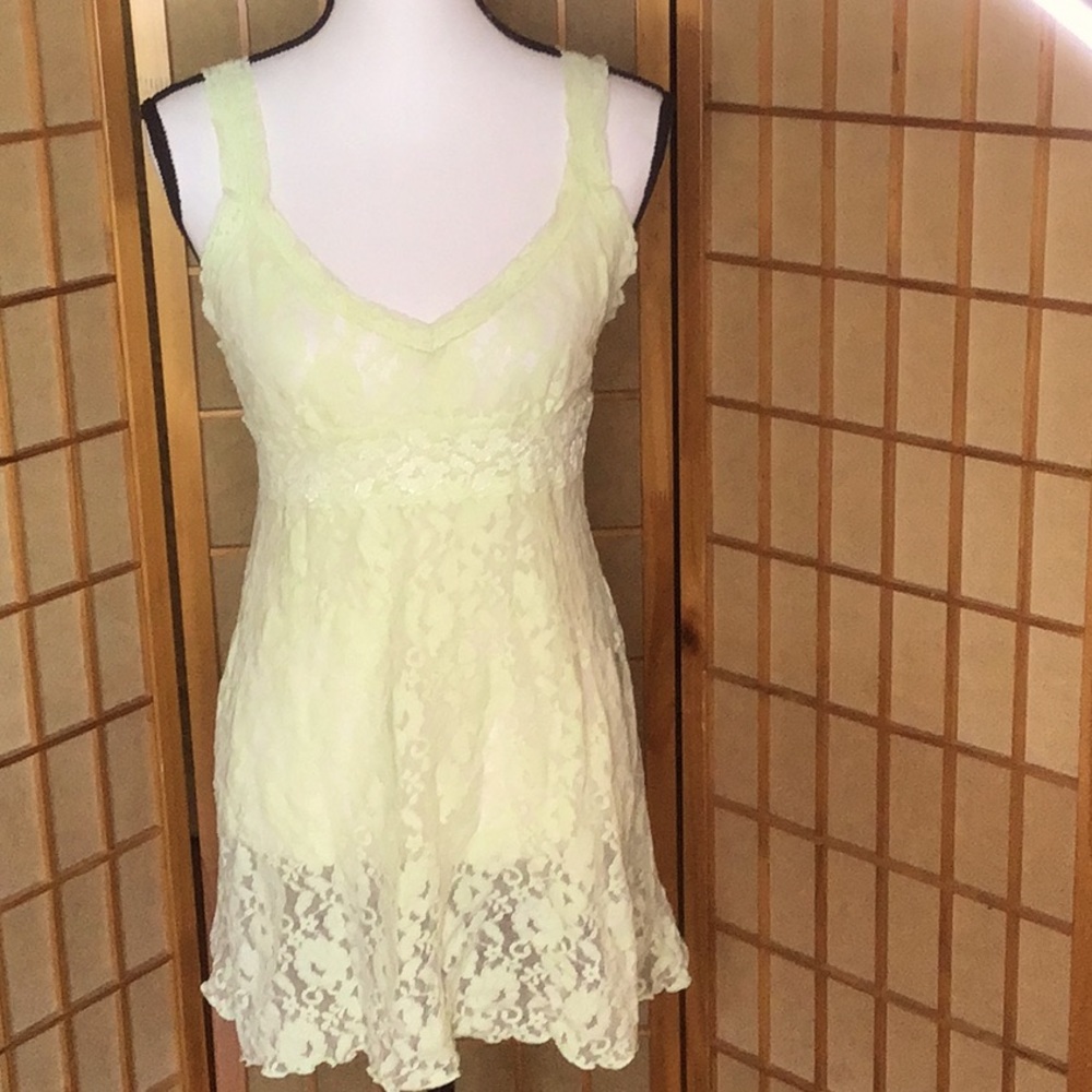 Ambrielle Nightie Light Lime Green Lace Sheer Chemise Nightgown Nightie